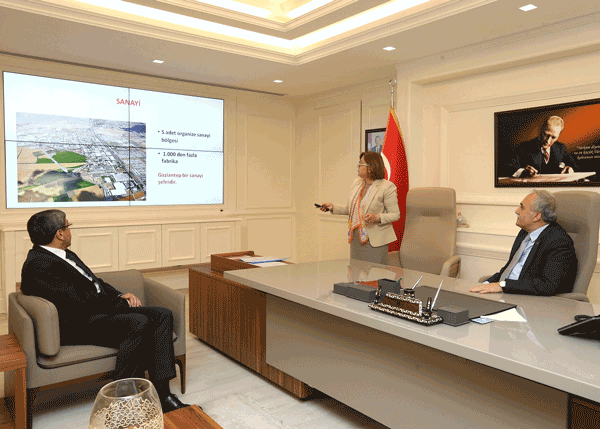 Fakıbaba: Şahin gibi başkanlarla Türkiye atağa geçiyor - Resim: 0