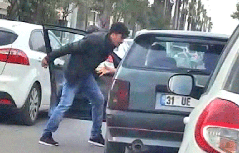 Yol ortasında dehşet anları otomobili durdurdu... - Resim: 0